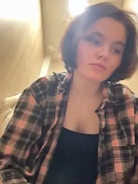 Snapshot of Xo_Laura chatting on 4, 2, 2026 Xo Laura online show from 4, 2, 2026