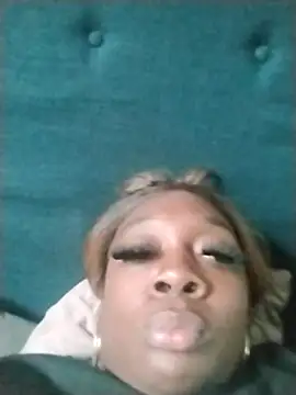 Snapshot of BiancaClarkson chatting on 11, 11, 2025 BiancaClarkson online show from 11, 11, 2025