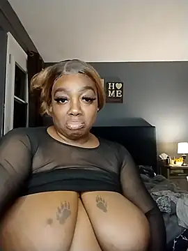 Snapshot of BiancaClarkson chatting on 14, 11, 2025 BiancaClarkson online show from 14, 11, 2025