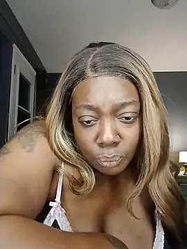 Snapshot of BiancaClarkson chatting on 17, 11, 2025 BiancaClarkson online show from 17, 11, 2025