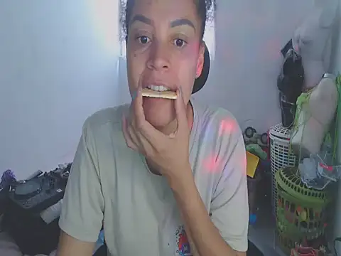 shayna cute online show from 26, 5, 2026
