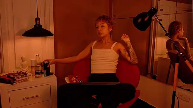 Snapshot of Raven444 chatting on 7, 11, 2025 Raven444 online show from 7, 11, 2025