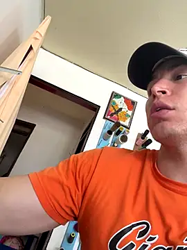 Snapshot of AlexanderBianchi2 chatting on 7, 11, 2025 AlexanderBianchi2 online show from 7, 11, 2025