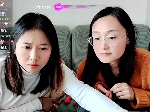 Snapshot of ZZ-Szz chatting on 4, 11, 2025 ZZ-Szz online show from 4, 11, 2025