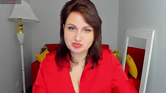 Snapshot of Helen_Rossi chatting on 17, 11, 2025 Helen Rossi online show from 17, 11, 2025