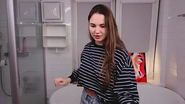 LeenaPuita online show from 3, 12, 2025