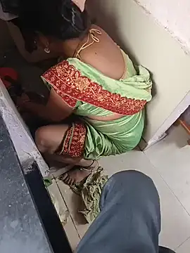 Lailamajnu1996 online show from 15, 2, 2026