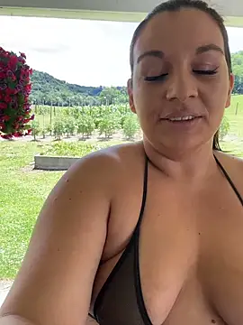 Snapshot of thickfarmtwat chatting on 16, 6, 2026 thickfarmtwat online show from 16, 6, 2026