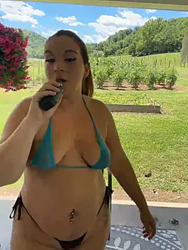 Snapshot of thickfarmtwat chatting on 19, 6, 2026 thickfarmtwat online show from 19, 6, 2026