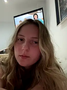 Snapshot of Ell_albescu chatting on 4, 11, 2025 Ell albescu online show from 4, 11, 2025