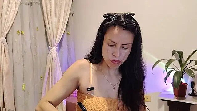 Snapshot of Bella_Exhibition chatting on 1, 3, 2026 Bella Exhibition online show from 1, 3, 2026