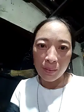 Snapshot of oanh-oanhbay chatting on 5, 11, 2025 oanh-oanhbay online show from 5, 11, 2025