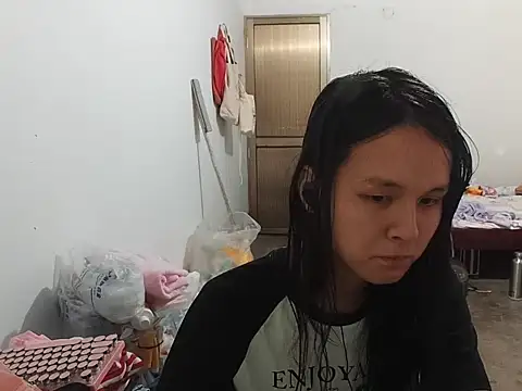 Snapshot of RebelAura chatting on 7, 6, 2026 RebelAura online show from 7, 6, 2026