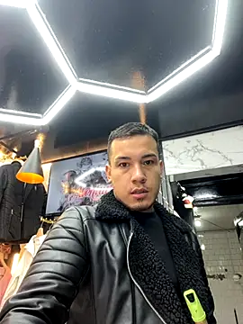 Snapshot of Daniel_Martinz chatting on 8, 11, 2025 Daniel Martinz online show from 8, 11, 2025