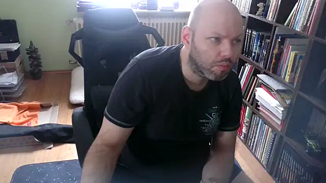 Snapshot of Tsume81 chatting on 4, 11, 2025 Tsume81 online show from 4, 11, 2025