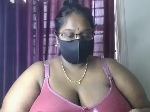Snapshot of hootypriya chatting on 14, 6, 2026 hootypriya online show from 14, 6, 2026