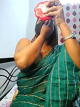 Snapshot of LoveLy-Soneya chatting on 13, 2, 2026 LoveLy-Soneya online show from 13, 2, 2026