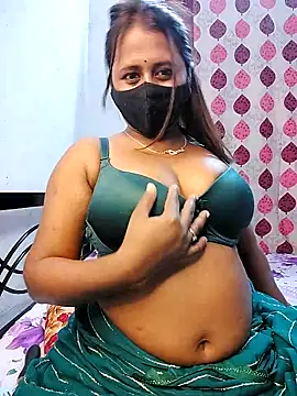 Snapshot of LoveLy-Soneya chatting on 21, 2, 2026 LoveLy-Soneya online show from 21, 2, 2026