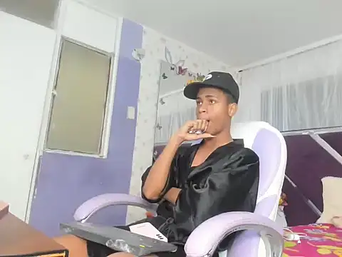 Santy bigcock 01 online show from 20, 11, 2025