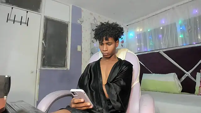 Santy bigcock 01 online show from 18, 3, 2026