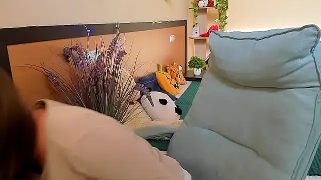 Snapshot of Nesie-Stoun chatting on 17, 11, 2025 Nesie-Stoun online show from 17, 11, 2025