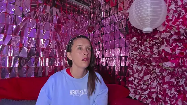 Snapshot of mia_luna_ed chatting on 16, 11, 2025 mia luna ed online show from 16, 11, 2025