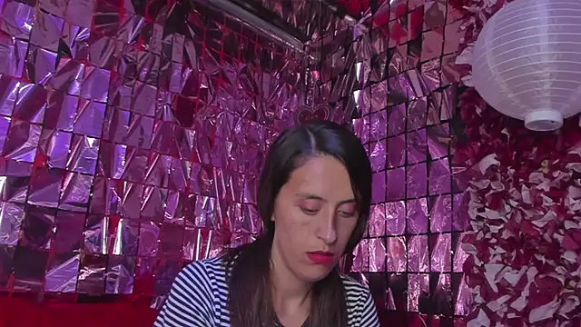 Snapshot of mia_luna_ed chatting on 17, 11, 2025 mia luna ed online show from 17, 11, 2025