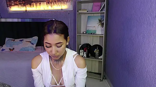 lyam ebony  online show from 14, 11, 2025