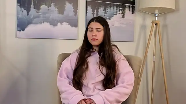 Snapshot of TeriRazey chatting on 5, 11, 2025 TeriRazey online show from 5, 11, 2025