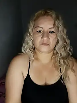 Snapshot of Karoline_milf_hot chatting on 15, 11, 2025 Karoline milf hot online show from 15, 11, 2025