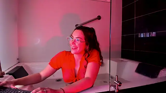 SaraAlvarezx online show from 21, 6, 2026