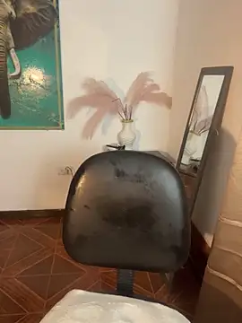 alisaa jhons1 online show from 9, 4, 2026