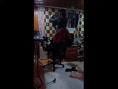 AgnesCross39 online show from 17, 12, 2025