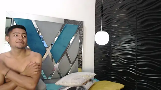 Snapshot of Naty_And_Maxx chatting on 1, 12, 2025 Naty And Maxx online show from 1, 12, 2025