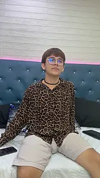 Snapshot of benjiDom chatting on 6, 11, 2025 benjiDom online show from 6, 11, 2025