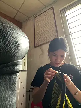 Snapshot of Beolulu chatting on 6, 11, 2025 Beolulu online show from 6, 11, 2025