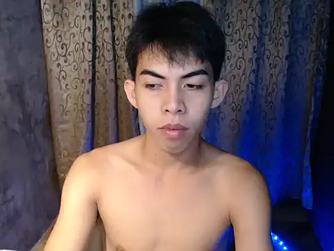 Snapshot of Urhotsilverboy chatting on 19, 1, 2026 Urhotsilverboy online show from 19, 1, 2026