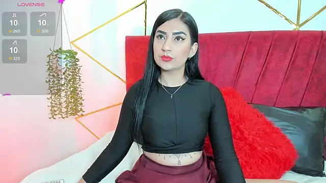 Paris Evans  online show from 28, 11, 2025