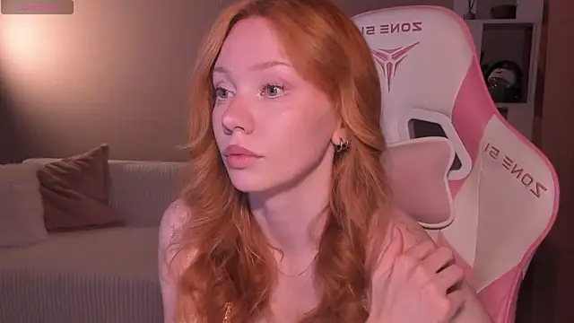 Snapshot of Elisahsthetics chatting on 19, 7, 2026 Elisahsthetics online show from 19, 7, 2026