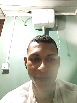 Snapshot of oPretin013 chatting on 7, 11, 2025 oPretin013 online show from 7, 11, 2025