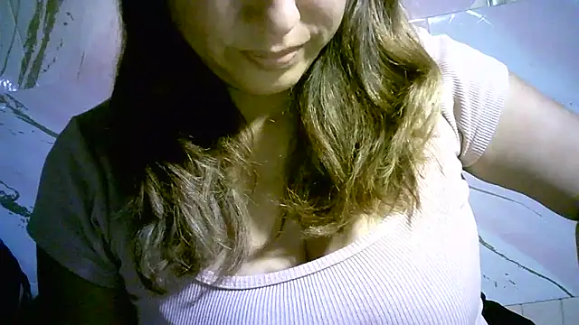 Snapshot of Zulreyna chatting on 9, 5, 2026 Zulreyna online show from 9, 5, 2026