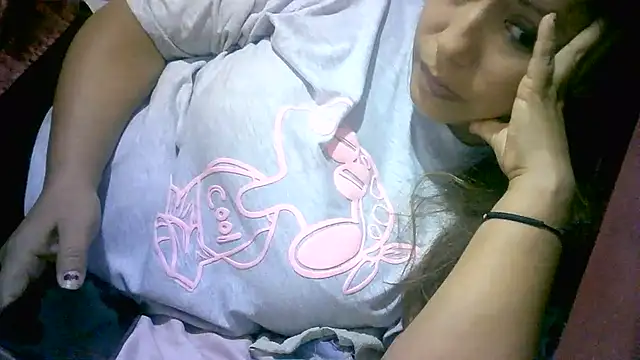 Snapshot of Zulreyna chatting on 25, 7, 2026 Zulreyna online show from 25, 7, 2026