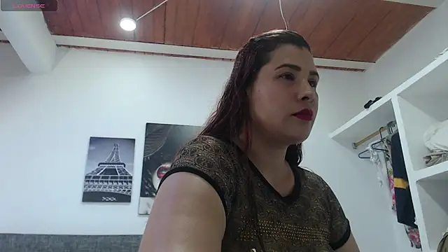 Snapshot of SweetSurrender69 chatting on 8, 11, 2025 SweetSurrender69 online show from 8, 11, 2025