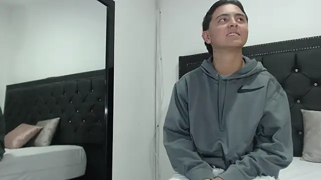 Snapshot of EnderCaspian chatting on 6, 11, 2025 EnderCaspian online show from 6, 11, 2025