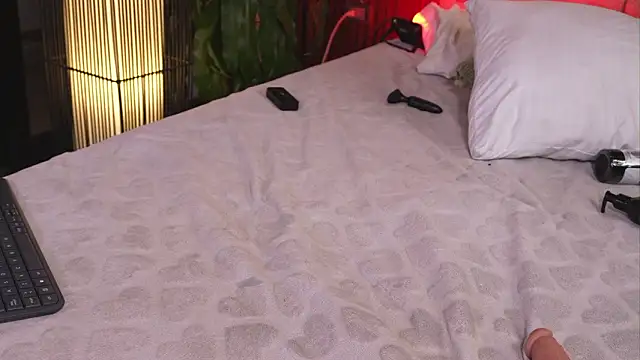 alicia xoxo online show from 8, 3, 2026