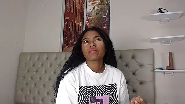 Snapshot of mila_sophia chatting on 7, 11, 2025 mila sophia online show from 7, 11, 2025