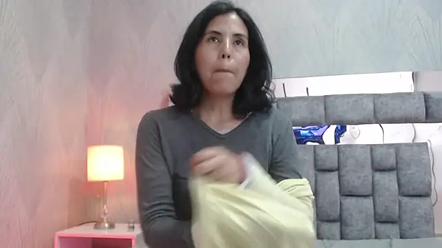 Snapshot of GiselaZivic chatting on 16, 4, 2026 GiselaZivic online show from 16, 4, 2026
