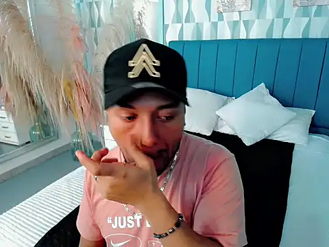 Snapshot of sebastian_cruz_ chatting on 9, 11, 2025 sebastian cruz online show from 9, 11, 2025