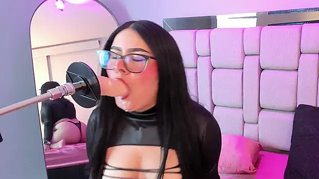 Amy whittee online show from 14, 12, 2025