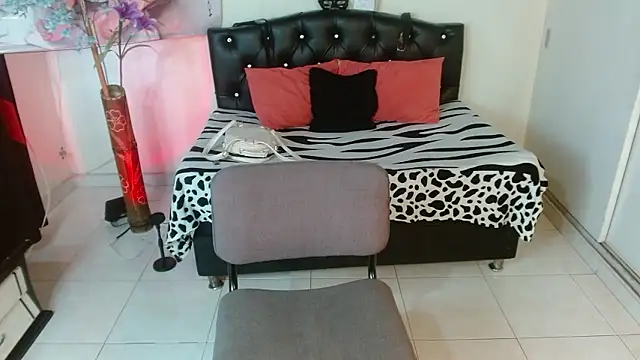 LuluKiss  online show from 8, 1, 2026